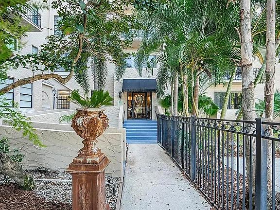 2nd image of 2109 Bayshore Blvd Unit 603