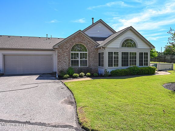 3rd image of 8847 Parkview Oaks Cir
