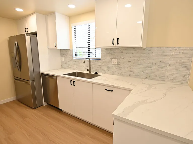 347 W Rincon Ave #E — Photo 8