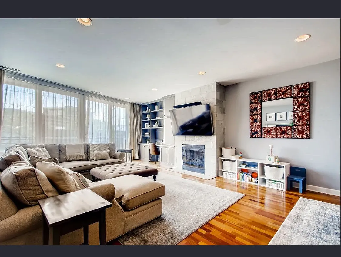 Building Photo - 1633 N Clybourn Ave #2N