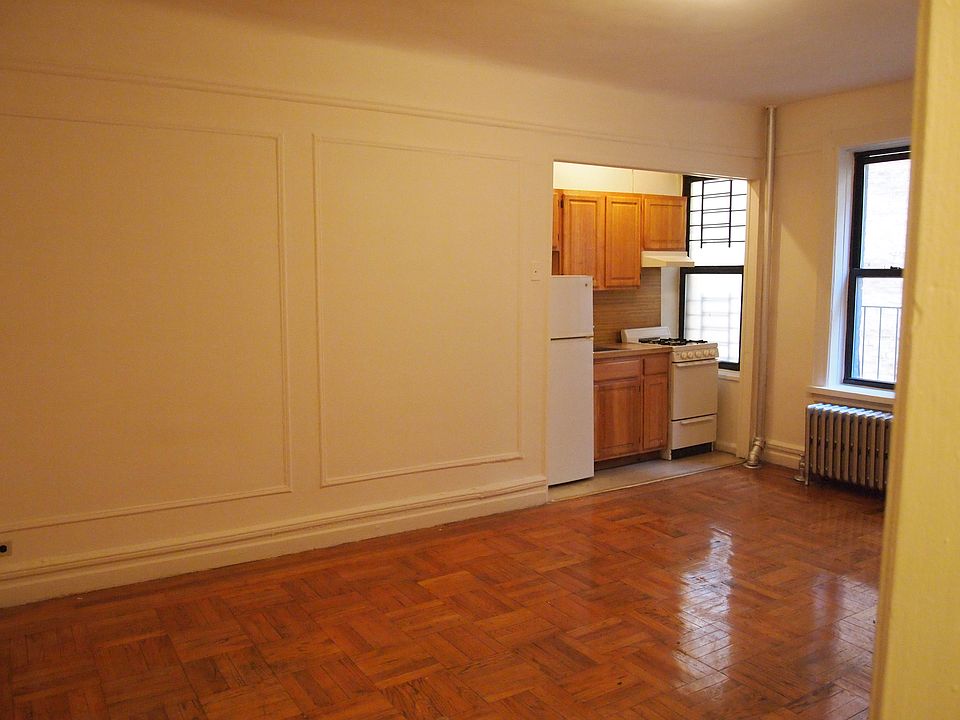 2nd image of 2438 Morris Ave APT 3J