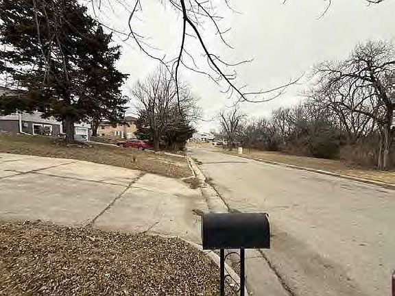 4th image of 1320 Rockwell Dr