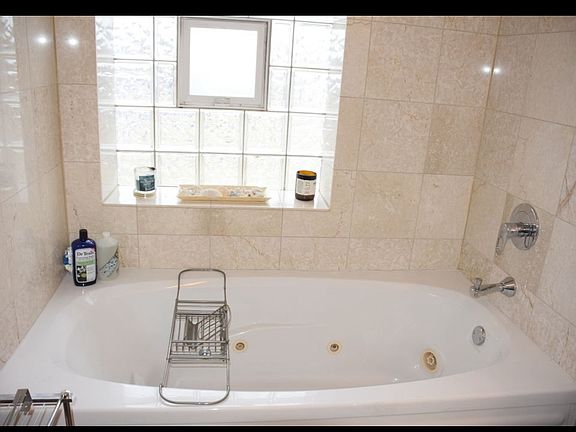 4th image of 4800 S Saint Lawrence Ave #3