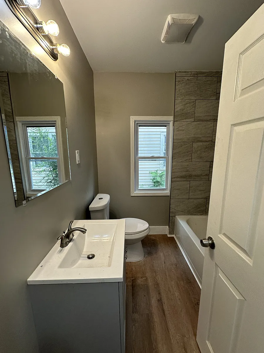 Building Photo - 1647 W Onondaga St #1