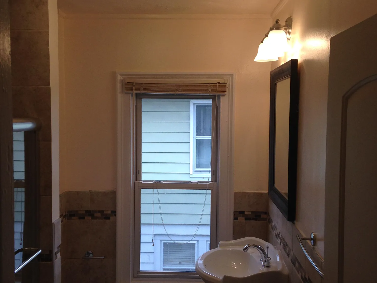 2 bed, 1050 sqft, $1,200 — Photo 3