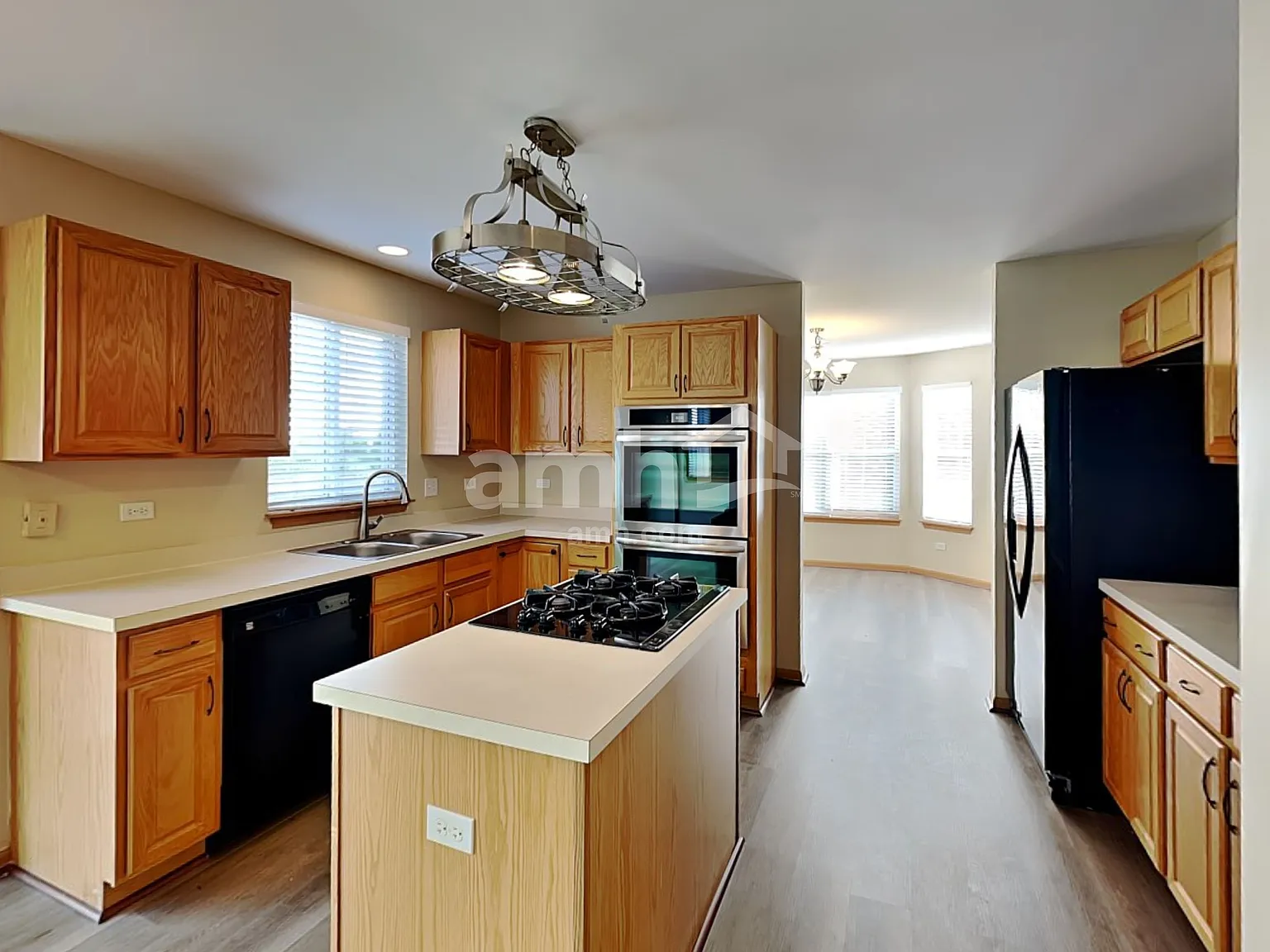 3 bed, 2.5 bath, 2278 sqft, $3,300 — Photo 3