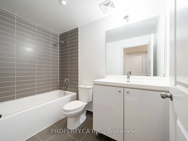 105 George St #303 — Photo 19
