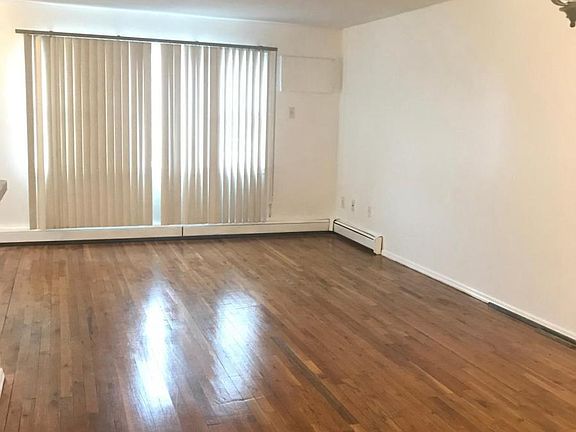 5th image of 326 Huntington Ave #1