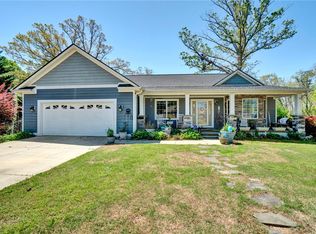 21 Martin Dr, Greenville, SC 29617