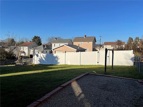 2nd image of 717 McArthur Dr