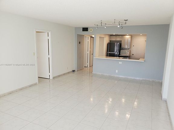 3rd image of 3800 S Ocean Dr APT 809
