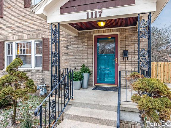 4th image of 1117 Iroquois Dr SE