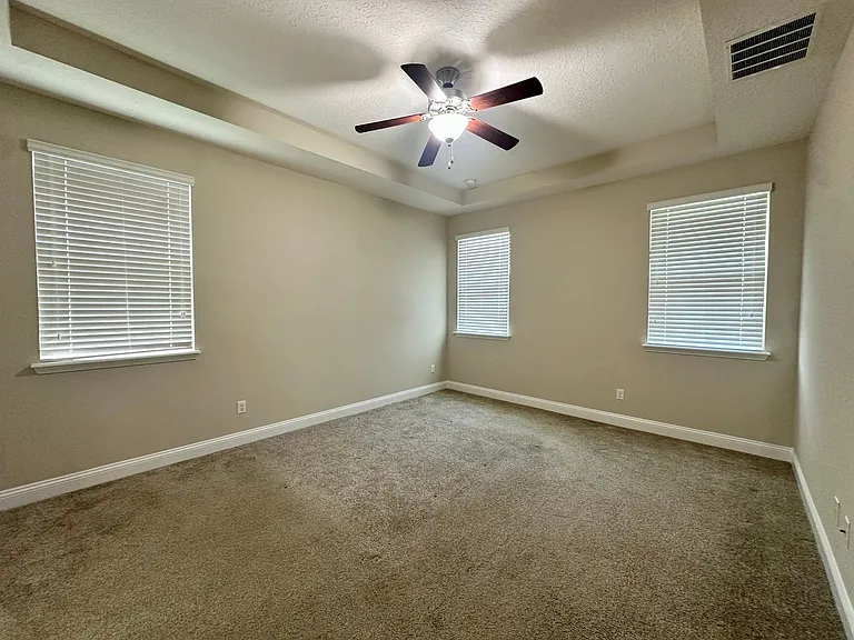 481 Shetland Dr — Photo 14