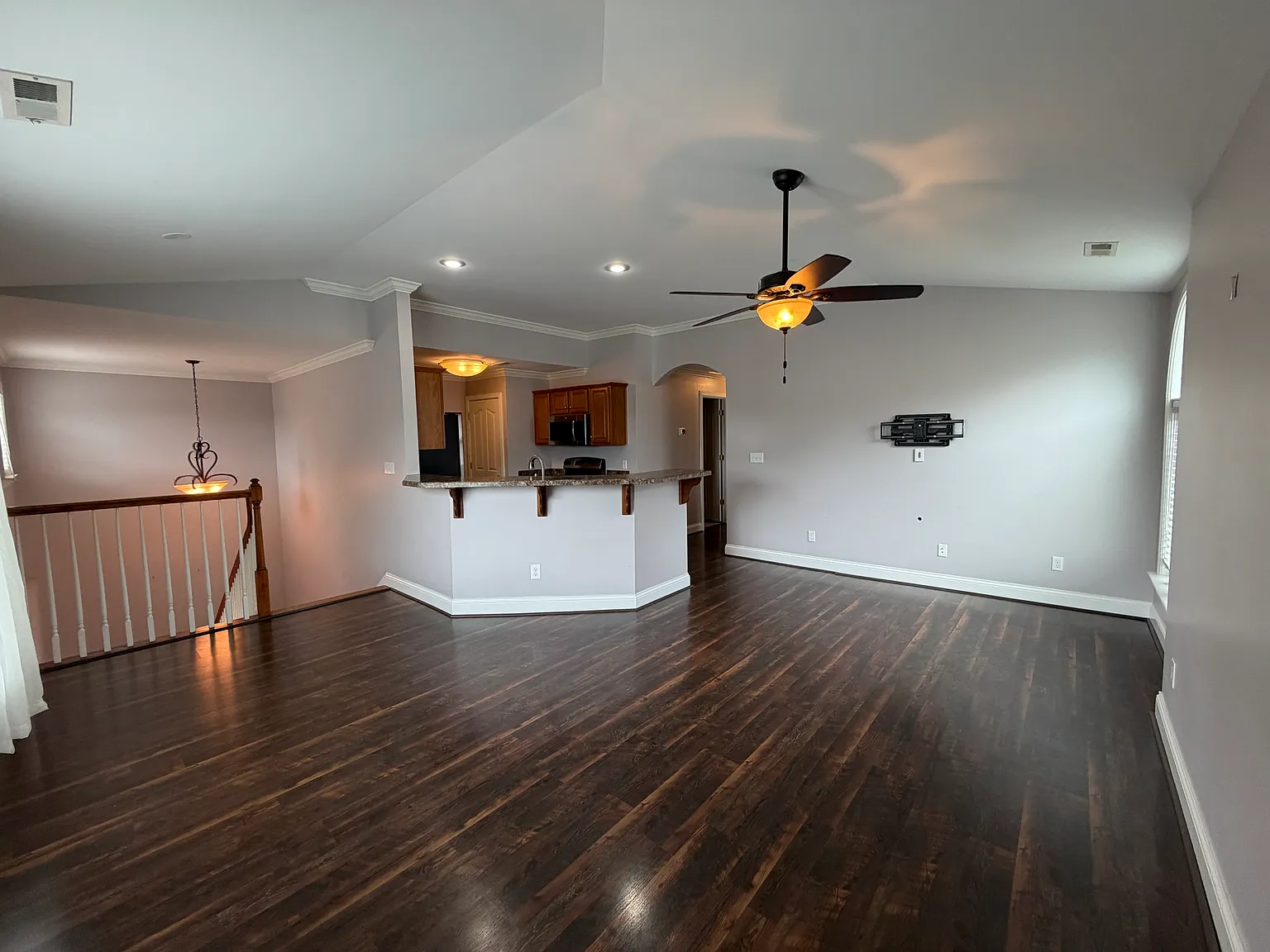 2 bed, 1100 sqft, $1,995 — Photo 3