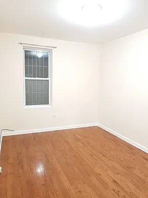 Rented by Astoria Realty | media 9