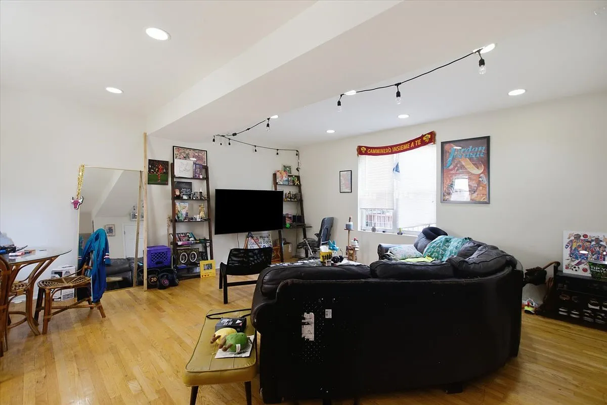 3 bed, 1500 sqft, $3,495 — Photo 3