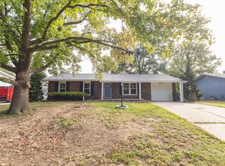 622 Meadowbrook Cir, Moberly, MO 65270