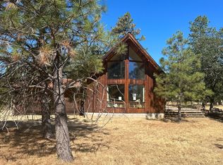 421 Rogue Air Dr, Shady Cove, OR 97539