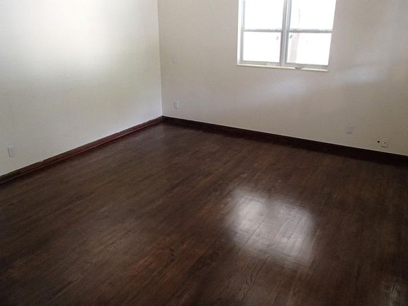 4th image of 152 E 54th St