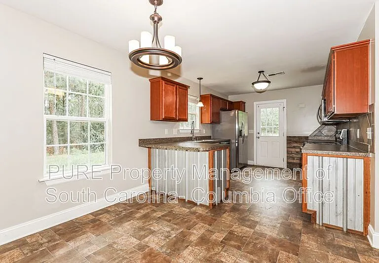 322 Shetland Ln — Photo 3
