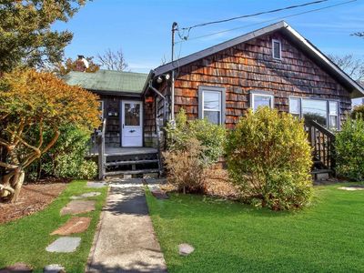 1 Elgin Pl, East Patchogue, NY, 11772