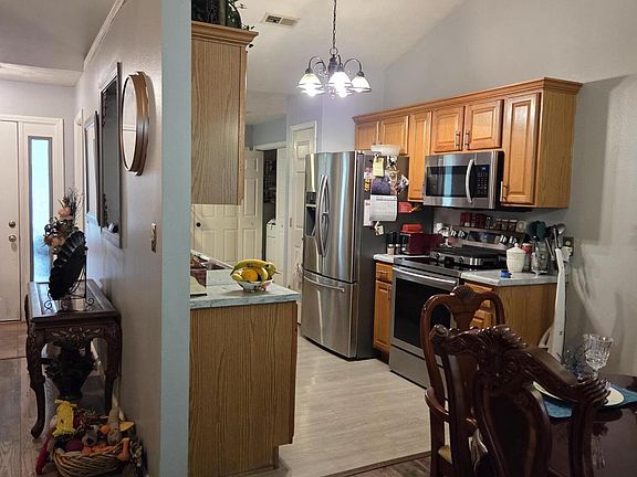 2nd image of 131 Birchwood Circle