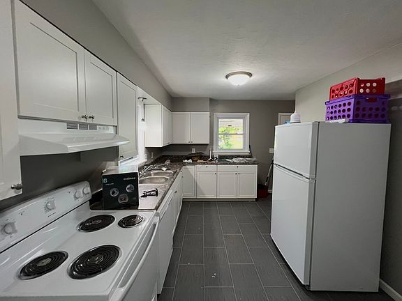 3rd image of 372 N Logsdon Pkwy