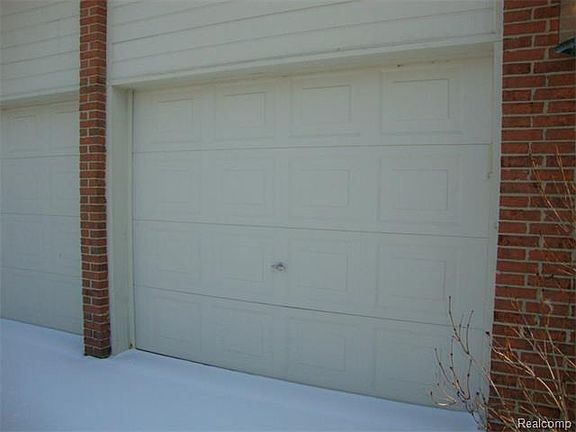4th image of 17542 Hilltop View Dr