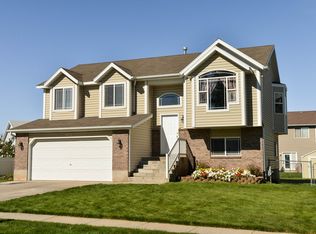 902 W 4200 S, Riverdale, UT 84405