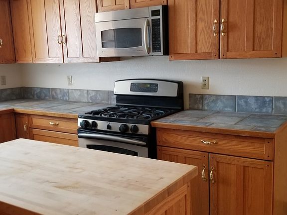 5th image of 1490 Oakwood Ct
