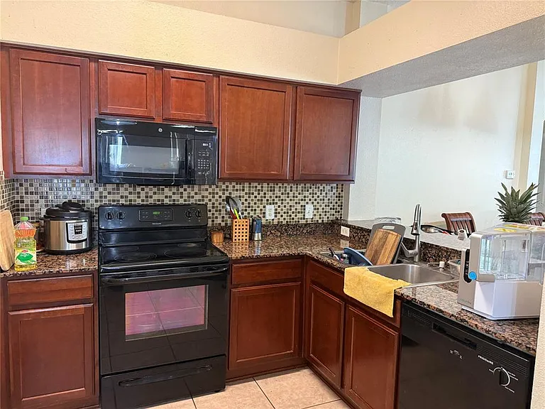 18250 Snowdonia Dr — Photo 3