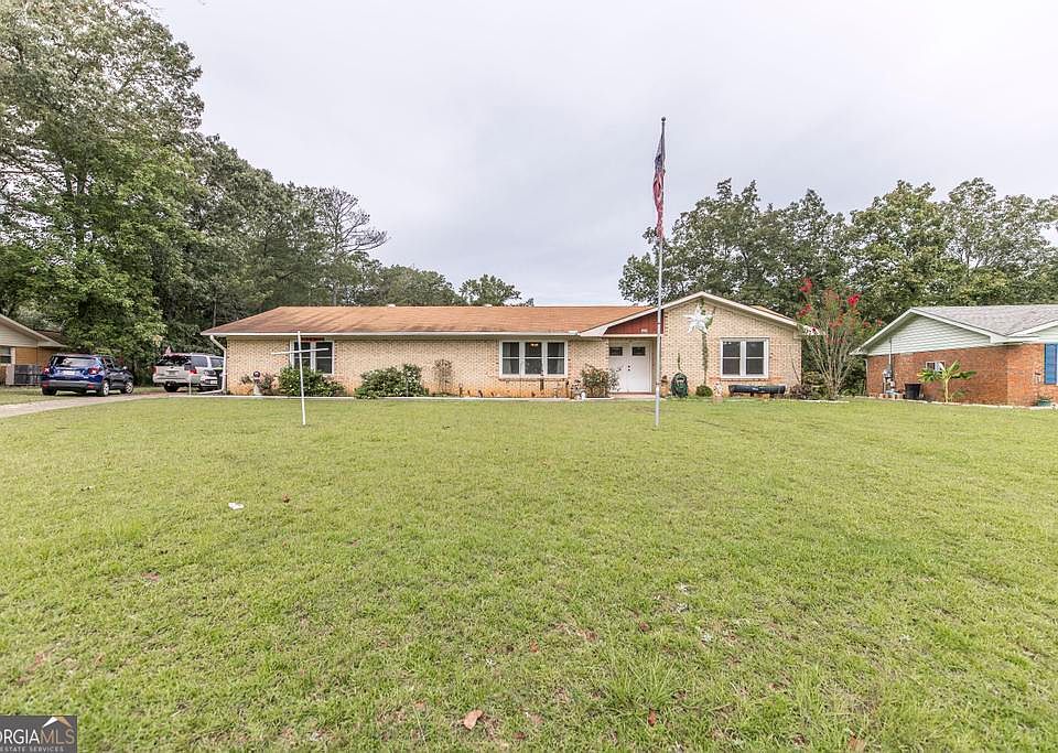 1st image of 407 Forest Lake Dr
