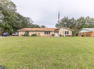 407 Forest Lake Dr, Warner Robins, GA 31093