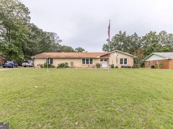 407 Forest Lake Dr, Warner Robins, GA 31093