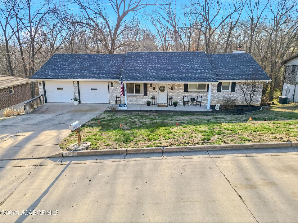 1st image of 616 Shawn Dr