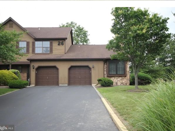 37 Easton Ct