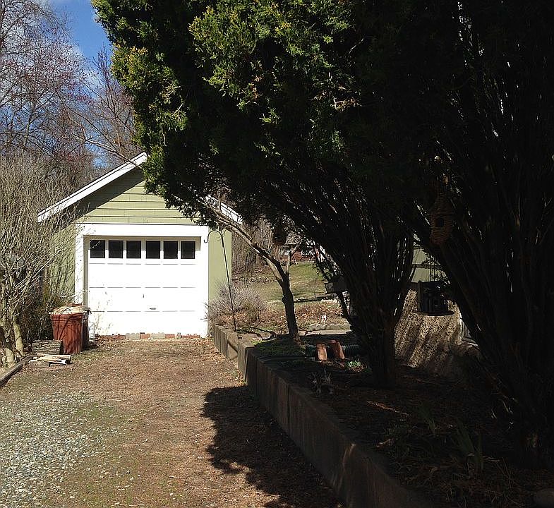 2nd image of 400 4th Ave