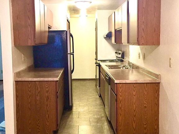 3rd image of 564 N Danz Ave APT 10