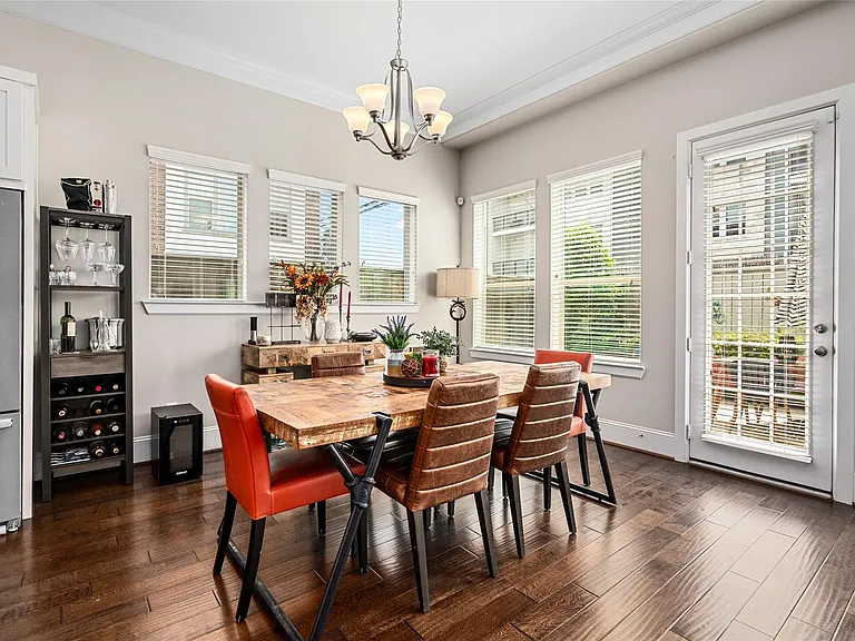 1407 Devonshire Manor Ln — Photo 10