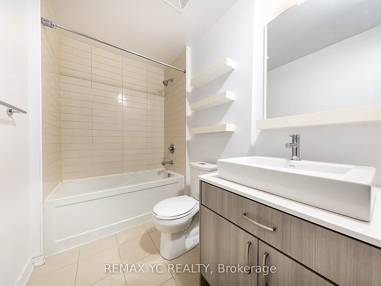 9191 Yonge St #201 — Photo 17