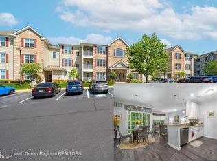 122 Sophee Ln, Lakewood, NJ 08701