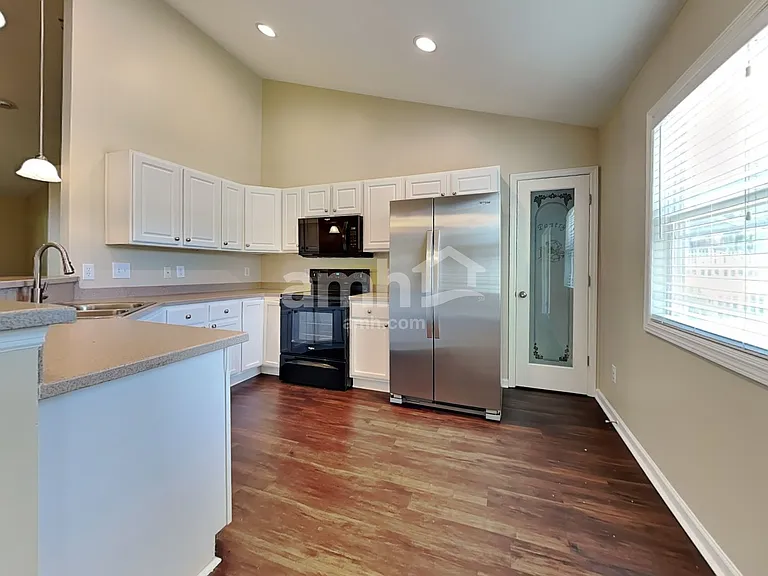 128 Heartstone Cir — Photo 3