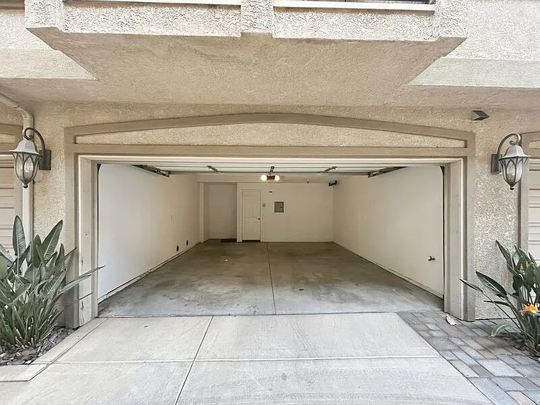 3938 Iowa St — Photo 17