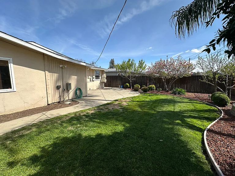 500 McKnight Ln — Photo 16