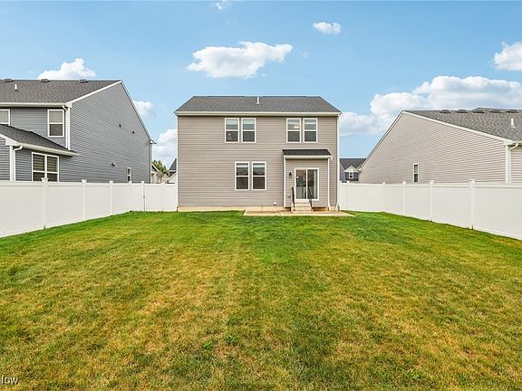 5th image of 8839 Leatherleaf Dr