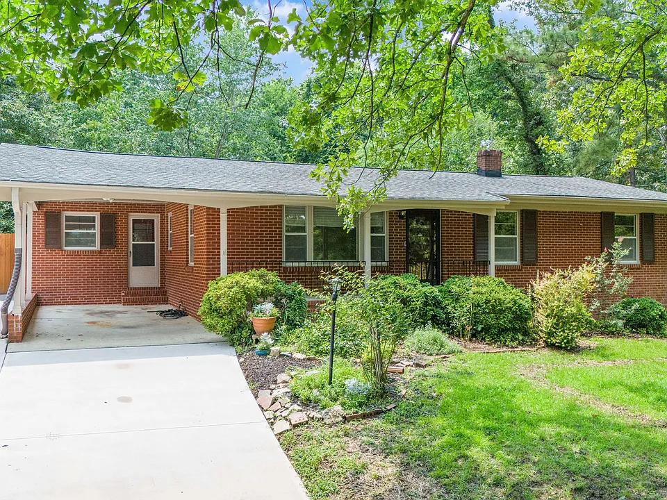 321 Clarendon Cres