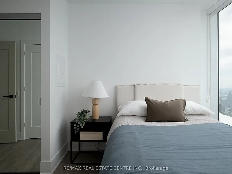 10 York St #6210 — Photo 26
