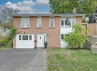 16 Upper Canada Dr, Kitchener, ON N2P 1E5
