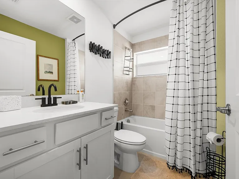 Guest Full Bath