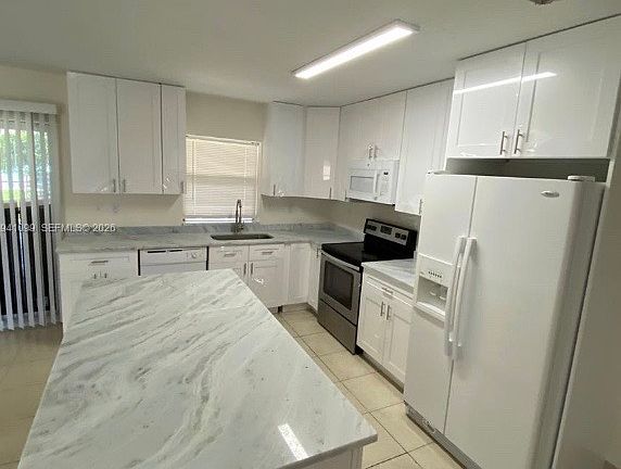 4th image of 851 SW 63rd Way